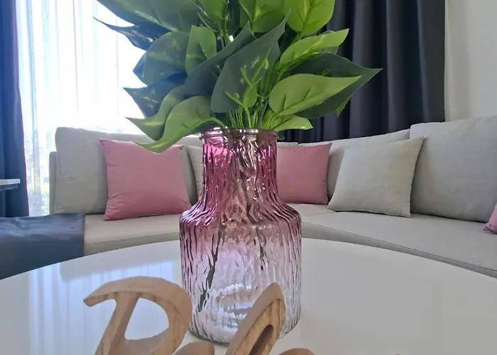 Modern & Cozy 1br Szotíra